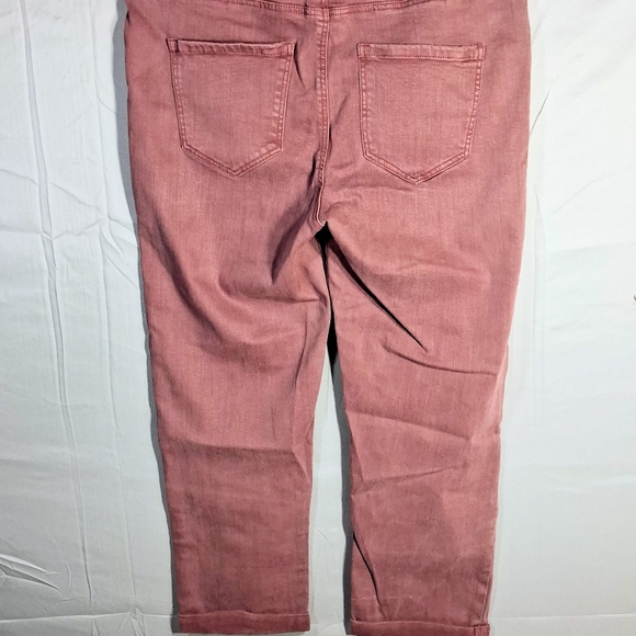 Liverpool Women's 34"x 21" Capri Coral/Roan Crop Elastic Mid-rise Pants - Picture 6 of 9